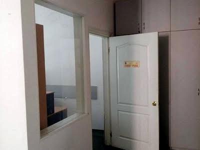 комерційна за адресою Павла Скоропадського вул. (Столярова), 5Б