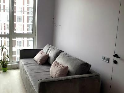 квартира за адресою Михайла Максимовича вул. (Онуфрія Трутенка), 28д