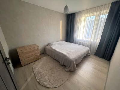 квартира за адресою Сім'ї Стешенків вул. (Тимофія Строкача), 3