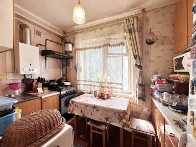квартира за адресою Високовольтна вул., 12
