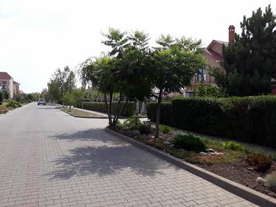 будинок за адресою смт. Таїрове, Коралова вул.