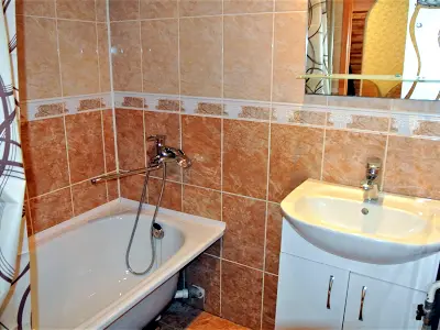 квартира за адресою Богатирська вул., 8