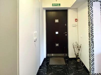 коммерческая по адресу Митрополита Андрея ул., 36