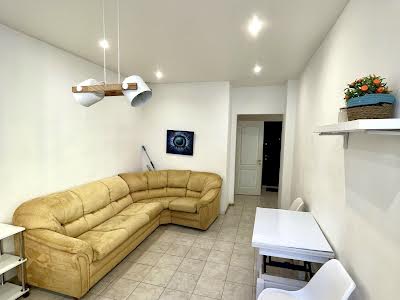квартира за адресою Регенераторна вул., 4