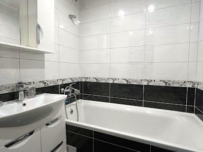 квартира за адресою Саласюка вул., 66