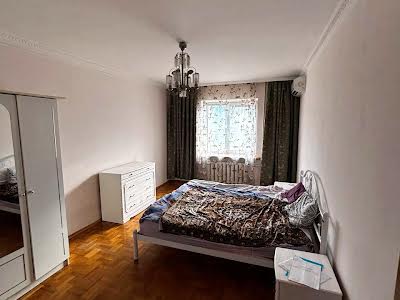 квартира за адресою Ревуцького вул., 5
