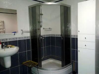 квартира по адресу Літературна, 12