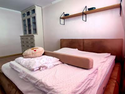 квартира за адресою Патріарха Мстислава Скрипника вул., 7