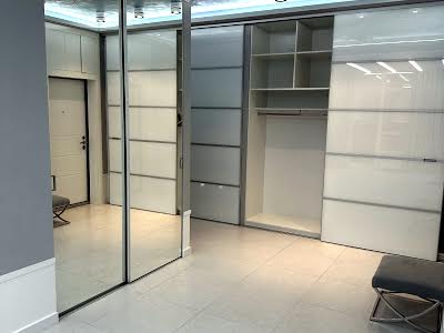 квартира за адресою Драгомирова, 14
