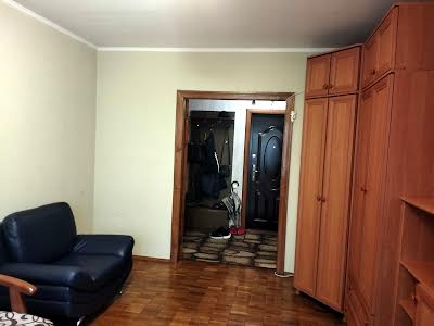 квартира за адресою Райдужна вул., 37
