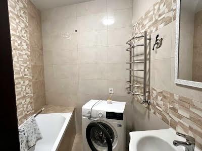 квартира за адресою Залізнична вул., 9