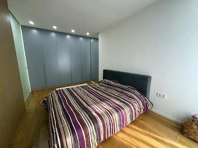 квартира за адресою Регенераторна вул., 4
