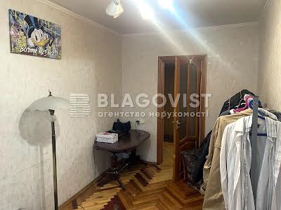 квартира за адресою Дніпровська набережна вул., 3