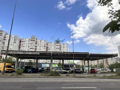 квартира за адресою Ревуцького вул., 8