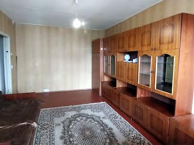 квартира за адресою Ревуцького вул., 13