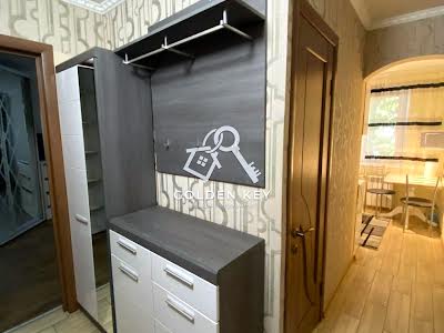 квартира за адресою Тинка, 16