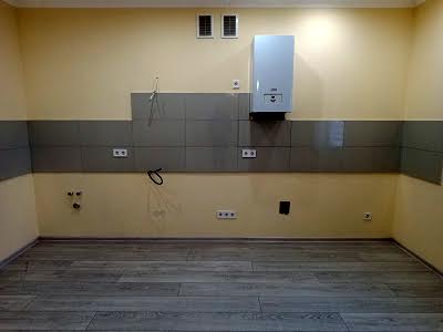 комерційна за адресою вул. Пересопницька, 170