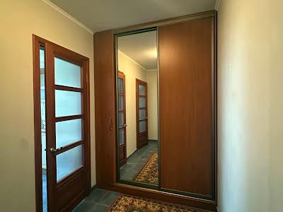 квартира за адресою пр. Небесної сотні, 10
