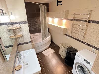 квартира за адресою Боголюбова вул., 18