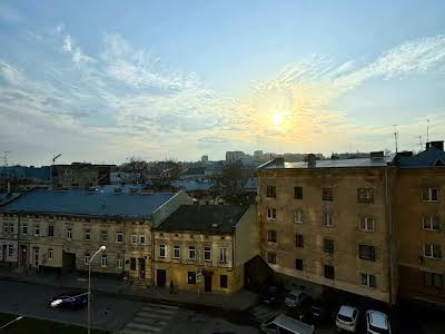 квартира за адресою Під Дубом вул. (Космонавтів), 26