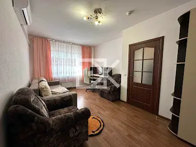 квартира за адресою Софії Русової вул., 7