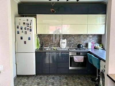 квартира по адресу Пражская ул., 32