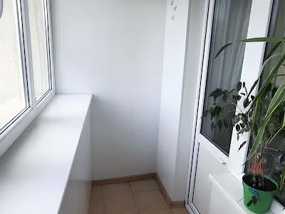 квартира за адресою Райдужна вул., 16