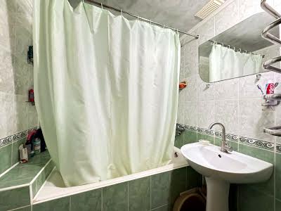 квартира за адресою Василя Симоненка вул., 7