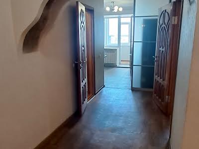 квартира за адресою Європейська, 68а
