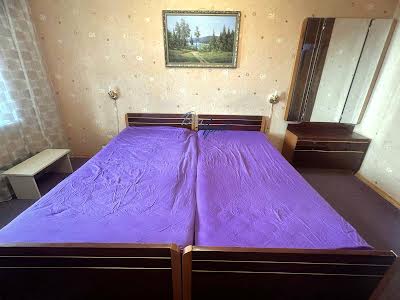 квартира за адресою Ревуцького вул., 8