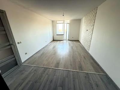 квартира за адресою академіка Сахарова, 10