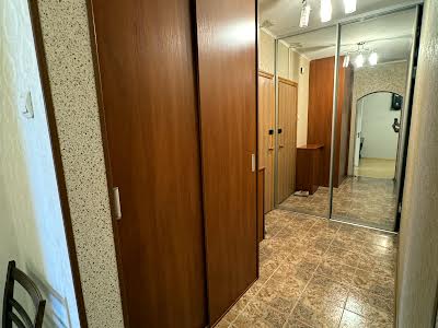 квартира за адресою Анни Ахматової вул., 6
