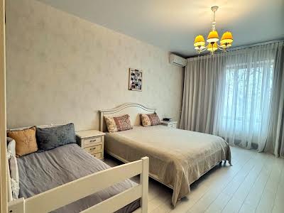 квартира за адресою Михайла Грушевського вул., 15а