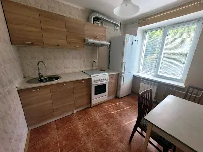 квартира за адресою Дніпровська вул., 5