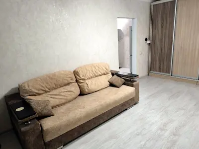 квартира за адресою Космонавтів вул., 13а