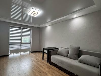 квартира за адресою Околична вул., 10