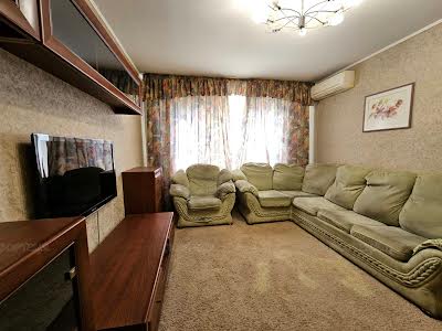 квартира по адресу Героев просп., 32