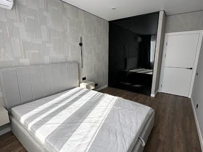 квартира за адресою Свободи вул., 1-C