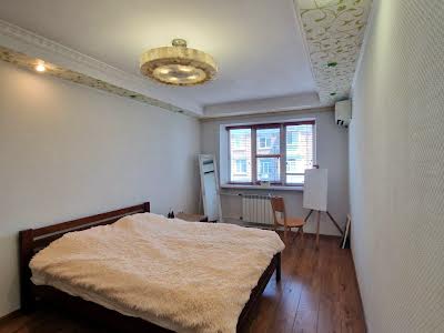 квартира за адресою Почайнинська вул., 53/55