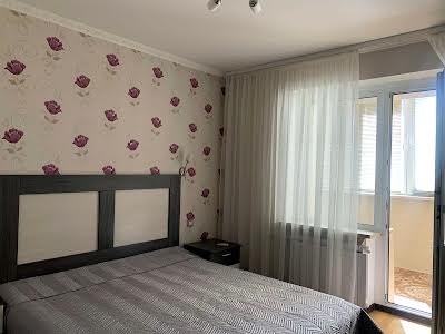 квартира за адресою Автозаводська вул., 81