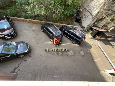 квартира по адресу Межигорская ул., 28