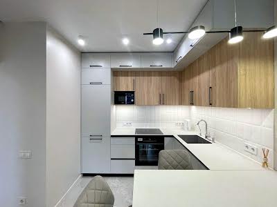 квартира за адресою Салютна вул., 2к8
