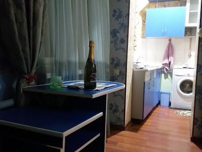 квартира за адресою Середньофонтанська вул., 19в