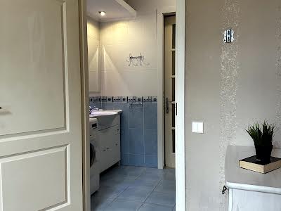 квартира за адресою Шота Руставелі вул., 33-Б