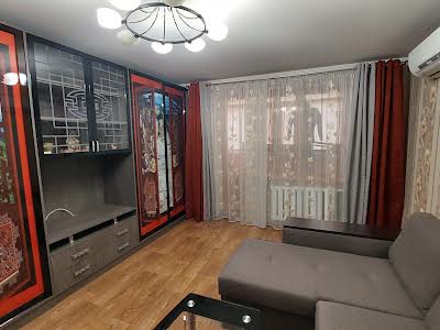 квартира за адресою Садовая, 9