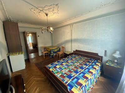 квартира за адресою Єреванська вул., 14-В
