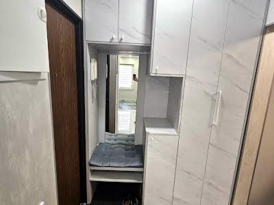 квартира по адресу Ревуцкого ул., 29