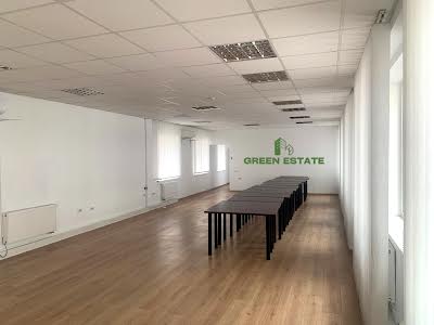 комерційна за адресою Євгена Петрушевича пл., 3
