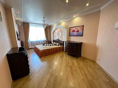 квартира за адресою Олени Пчілки вул., 6