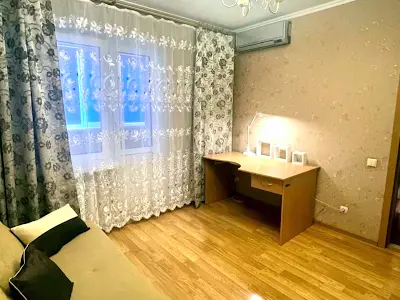 квартира за адресою Автозаводська вул., 15а